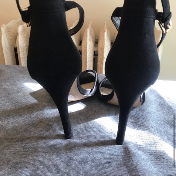 Aldo Black Suede Heel - Picture 4 of 4
